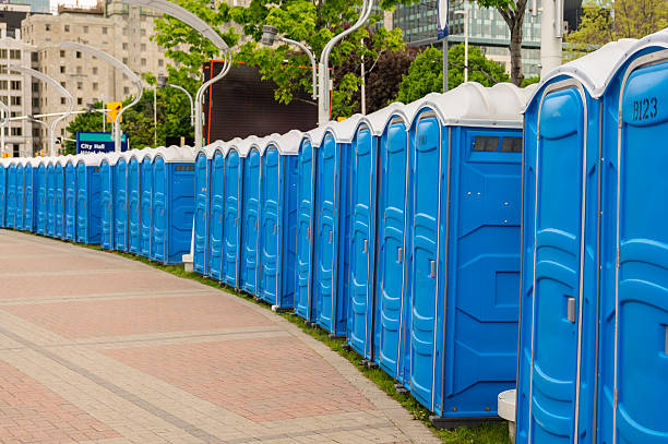 Best VIP or Luxury Restroom Trailers  in Dade City North, FL
